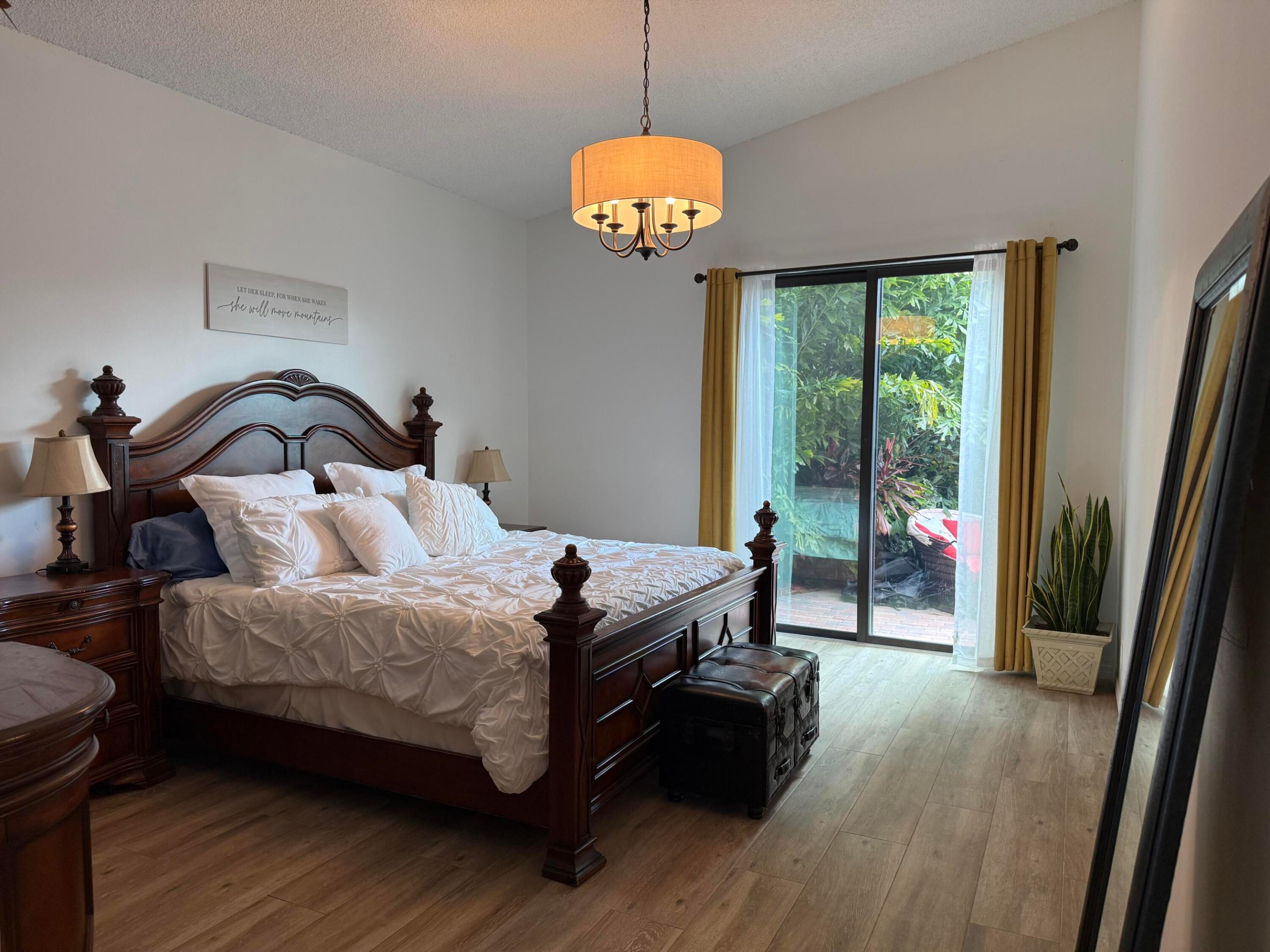 10320 NW 15th St Street