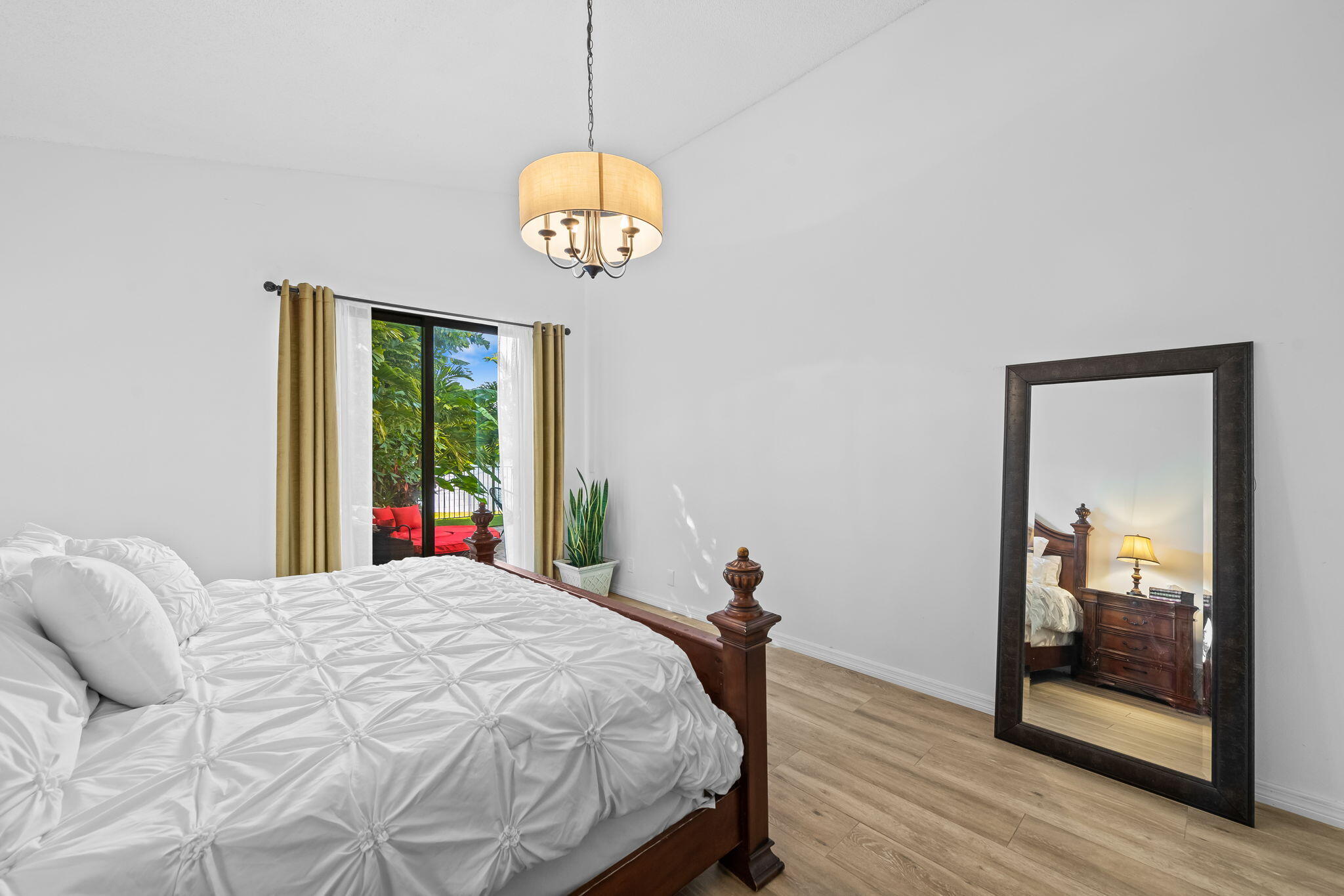 10320 NW 15th St Street