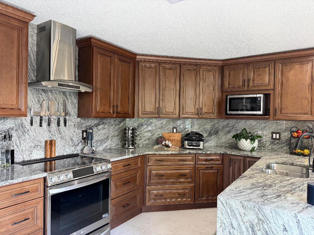 10320 NW 15th St Street