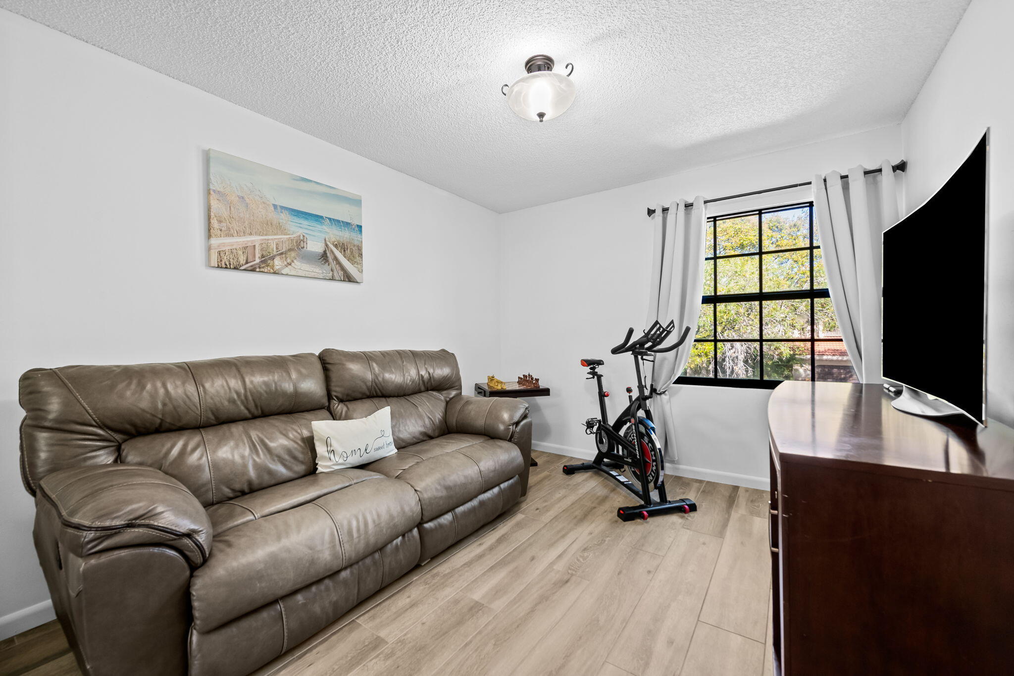 10320 NW 15th St Street