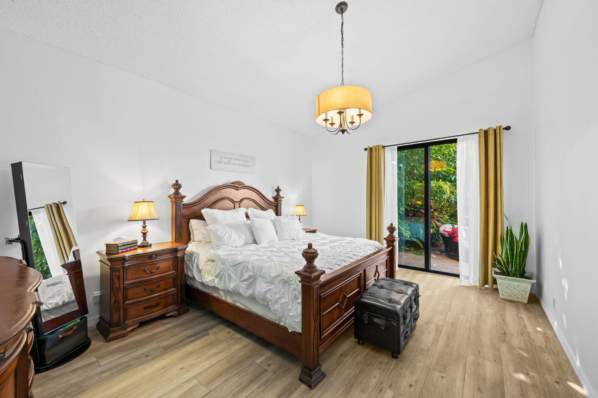 10320 NW 15th St Street