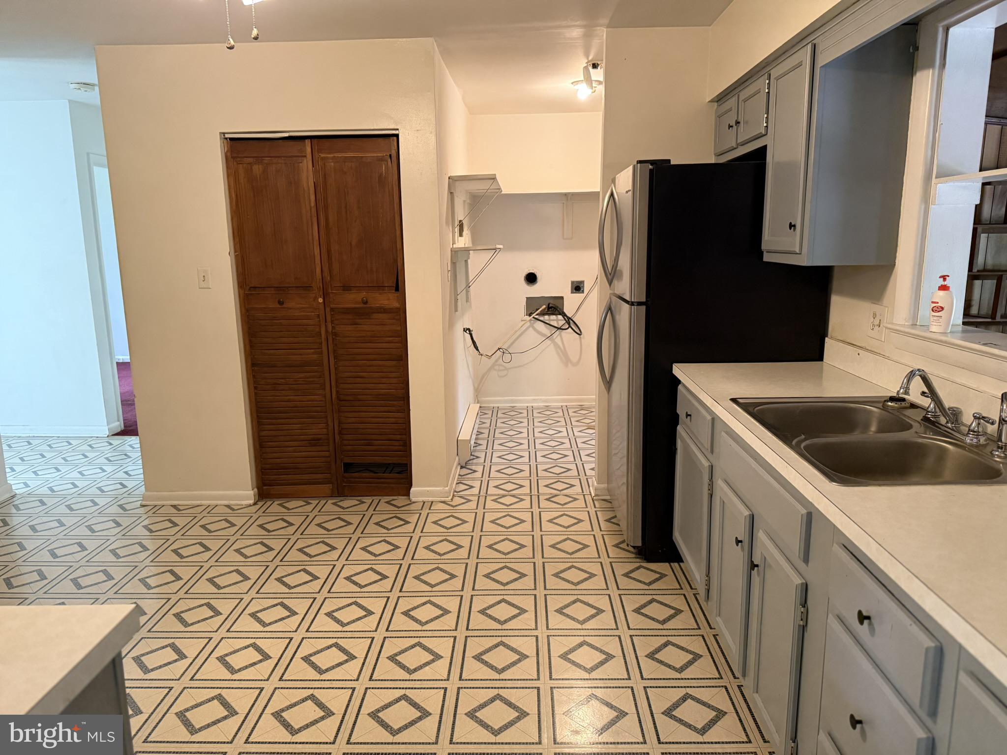 1485 S TIMBER RIDGE ROAD