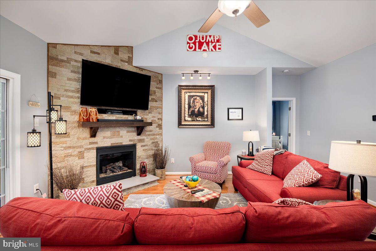 1346 Alma Gaynelle Dr