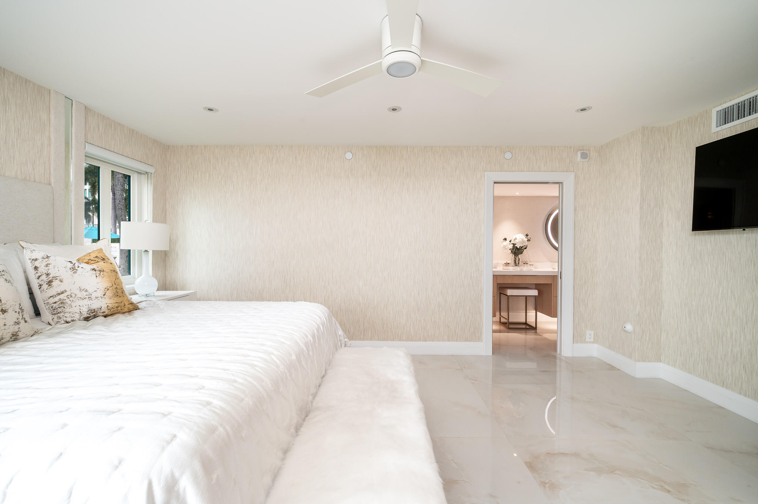100 SE 5TH Avenue 103