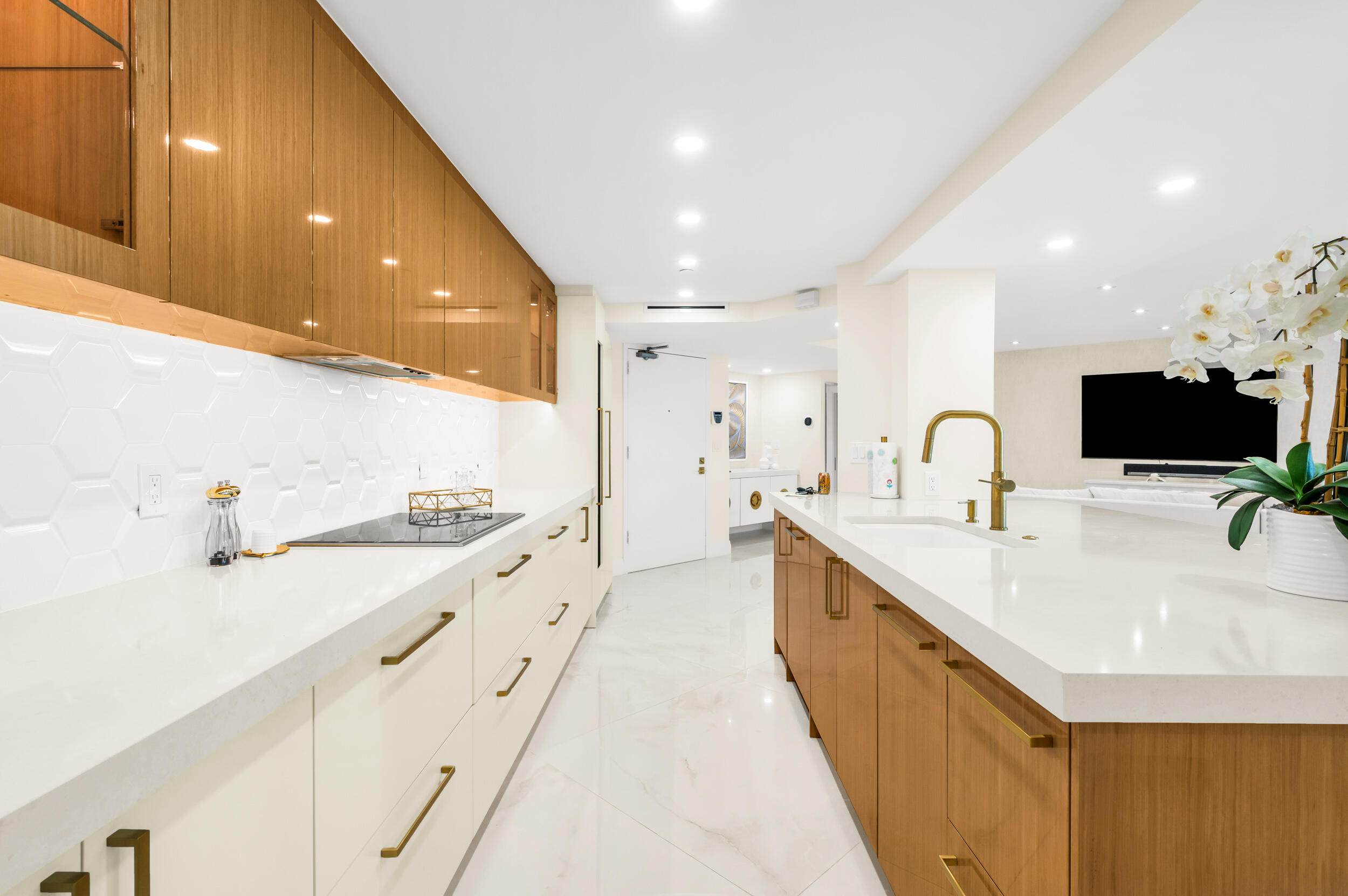 100 SE 5TH Avenue 103
