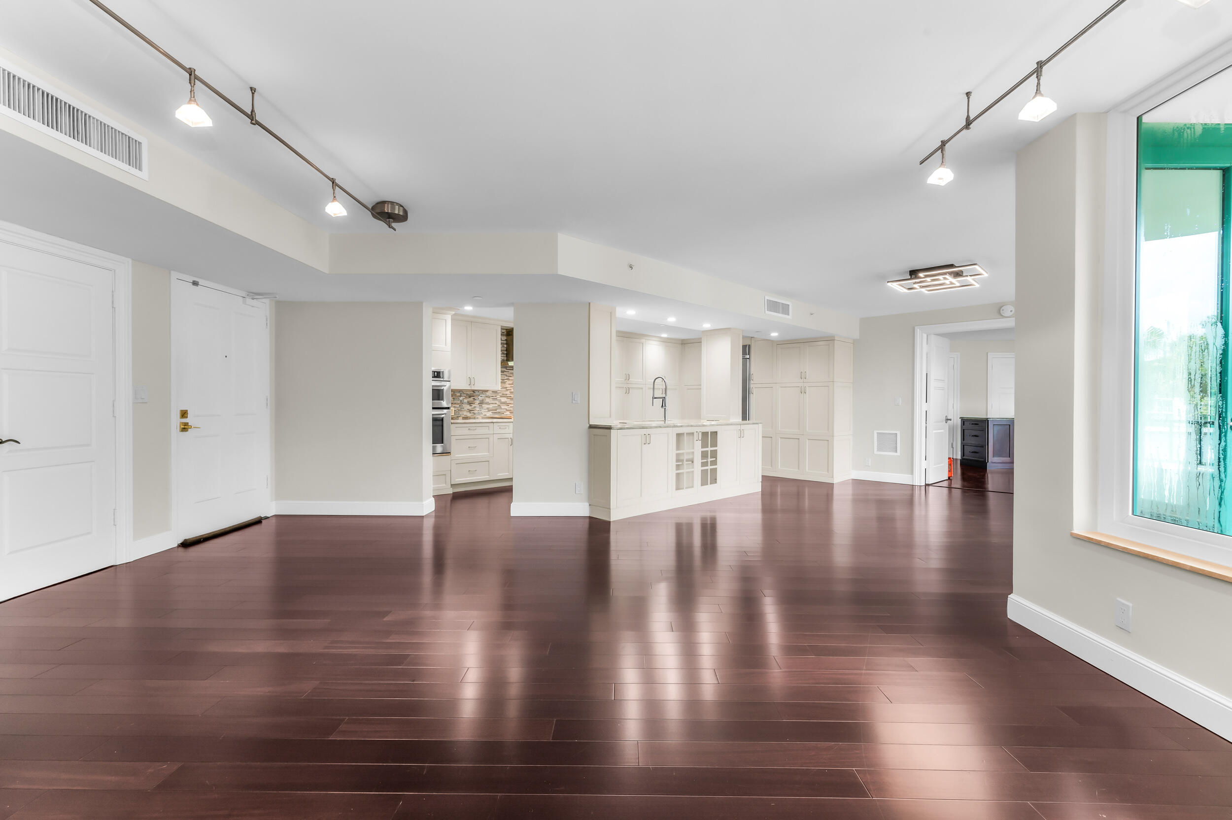 100 SE 5TH Avenue 202
