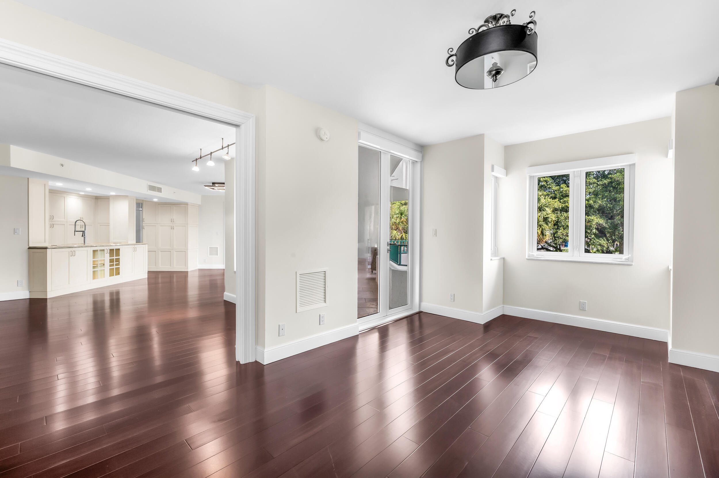 100 SE 5TH Avenue 202