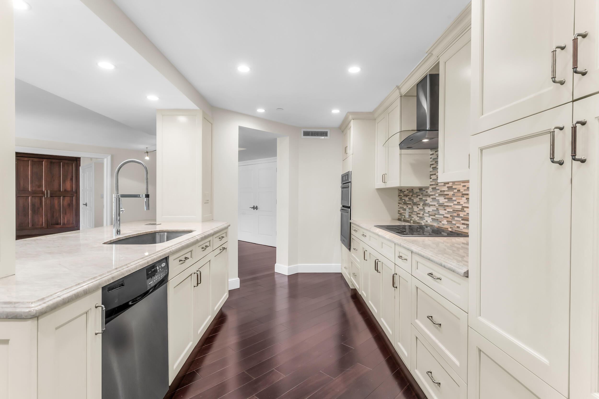 100 SE 5TH Avenue 202