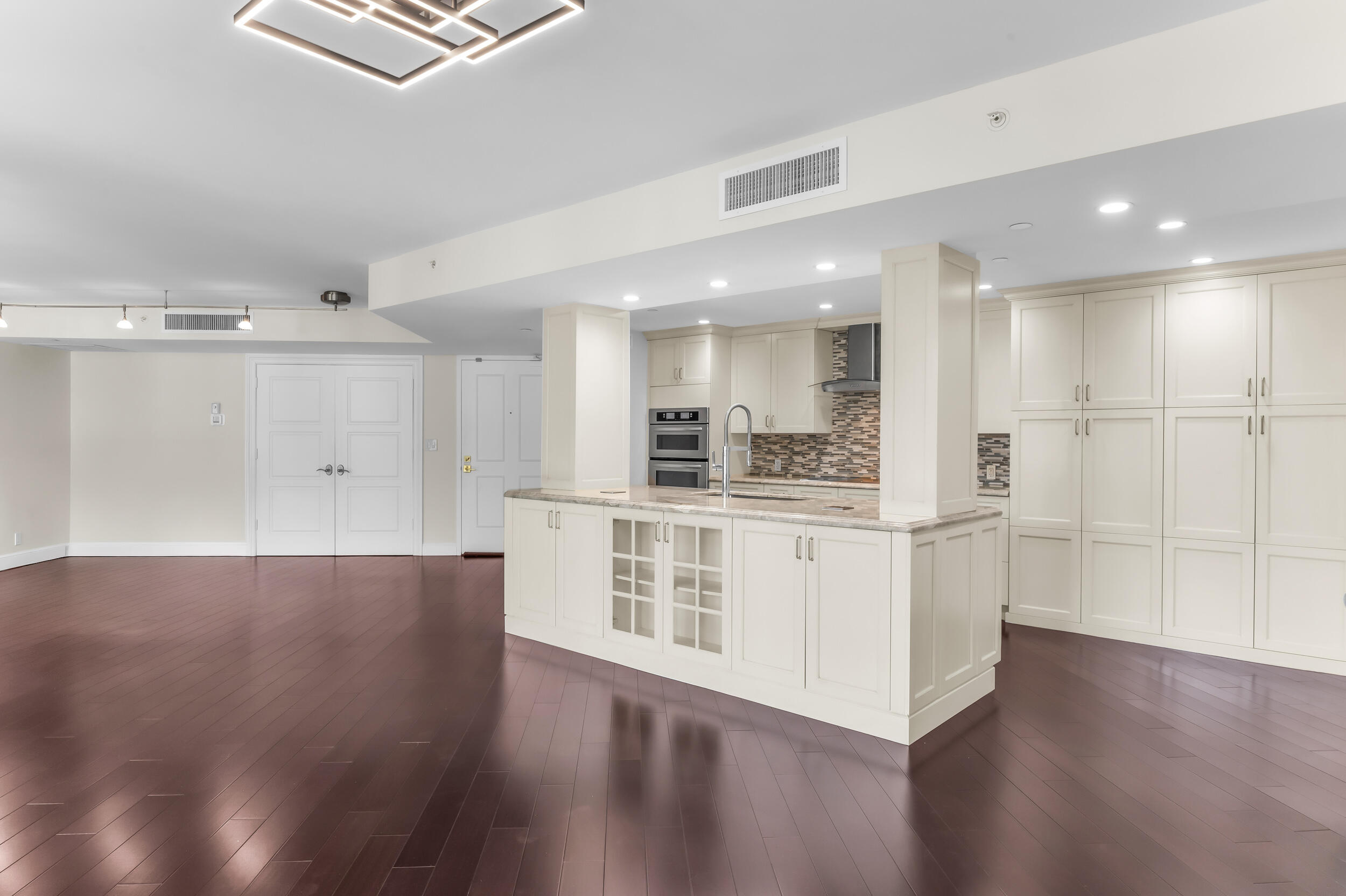 100 SE 5TH Avenue 202