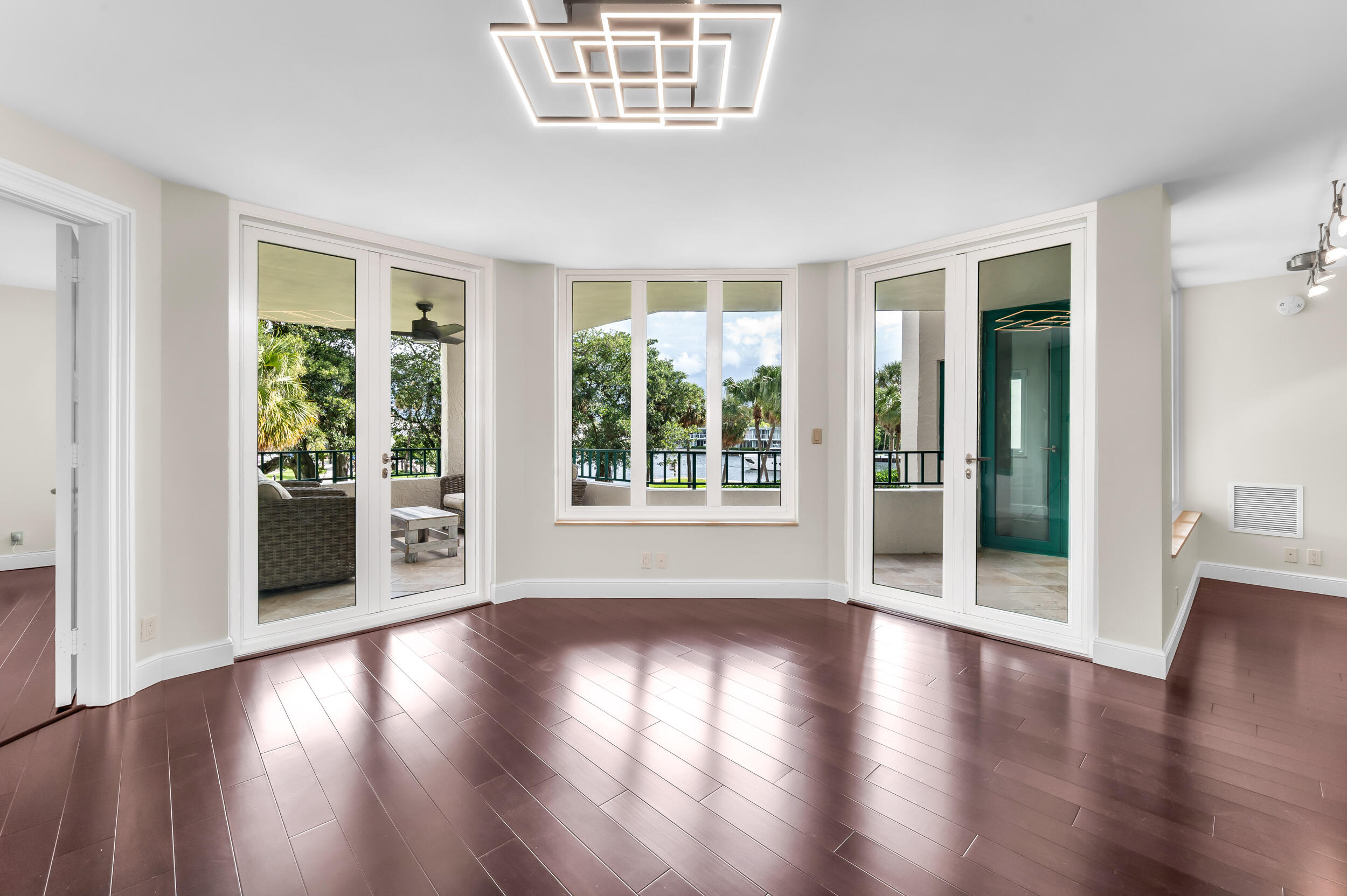 100 SE 5TH Avenue 202