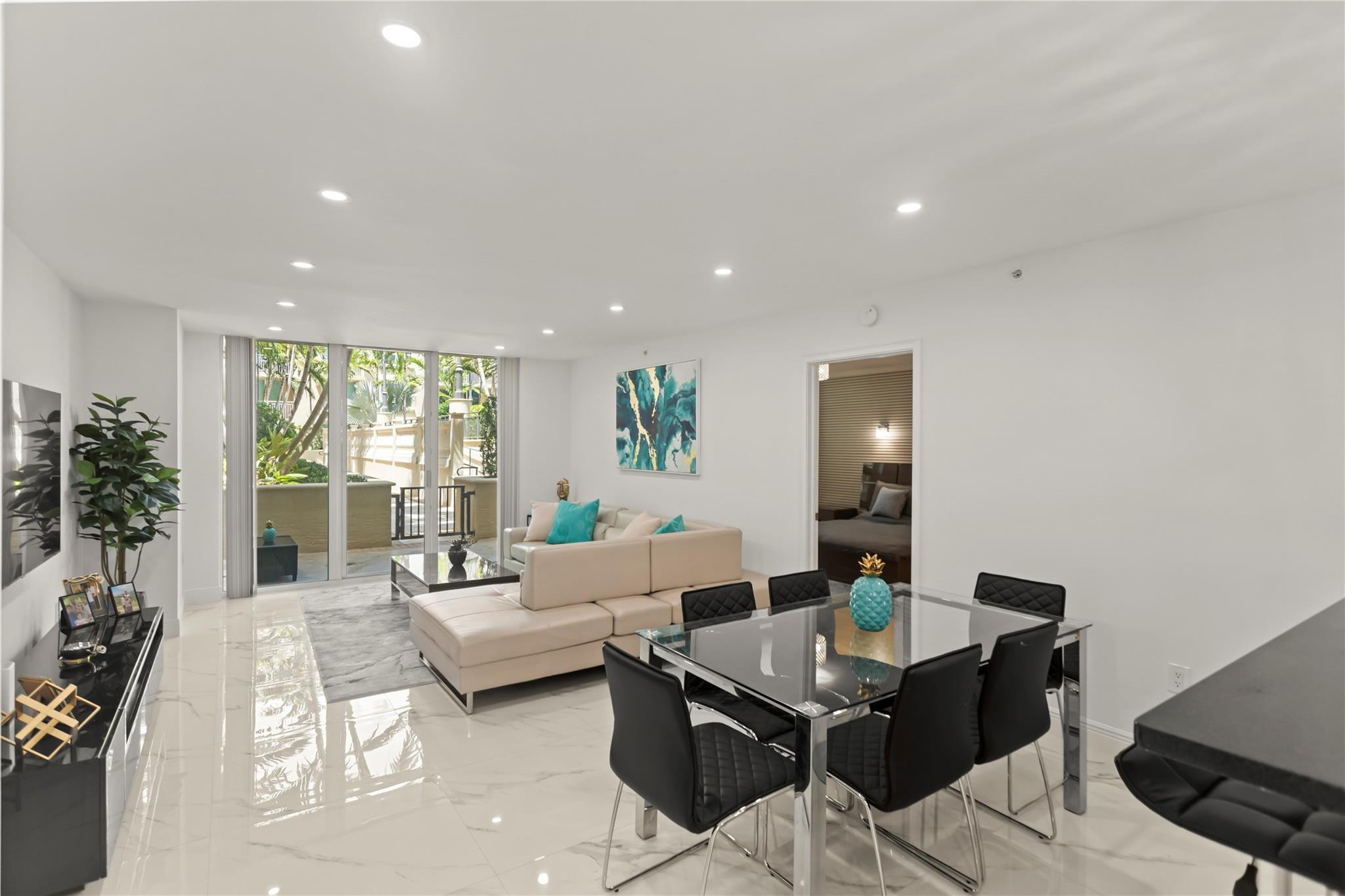 99 SE Mizner Blvd 616