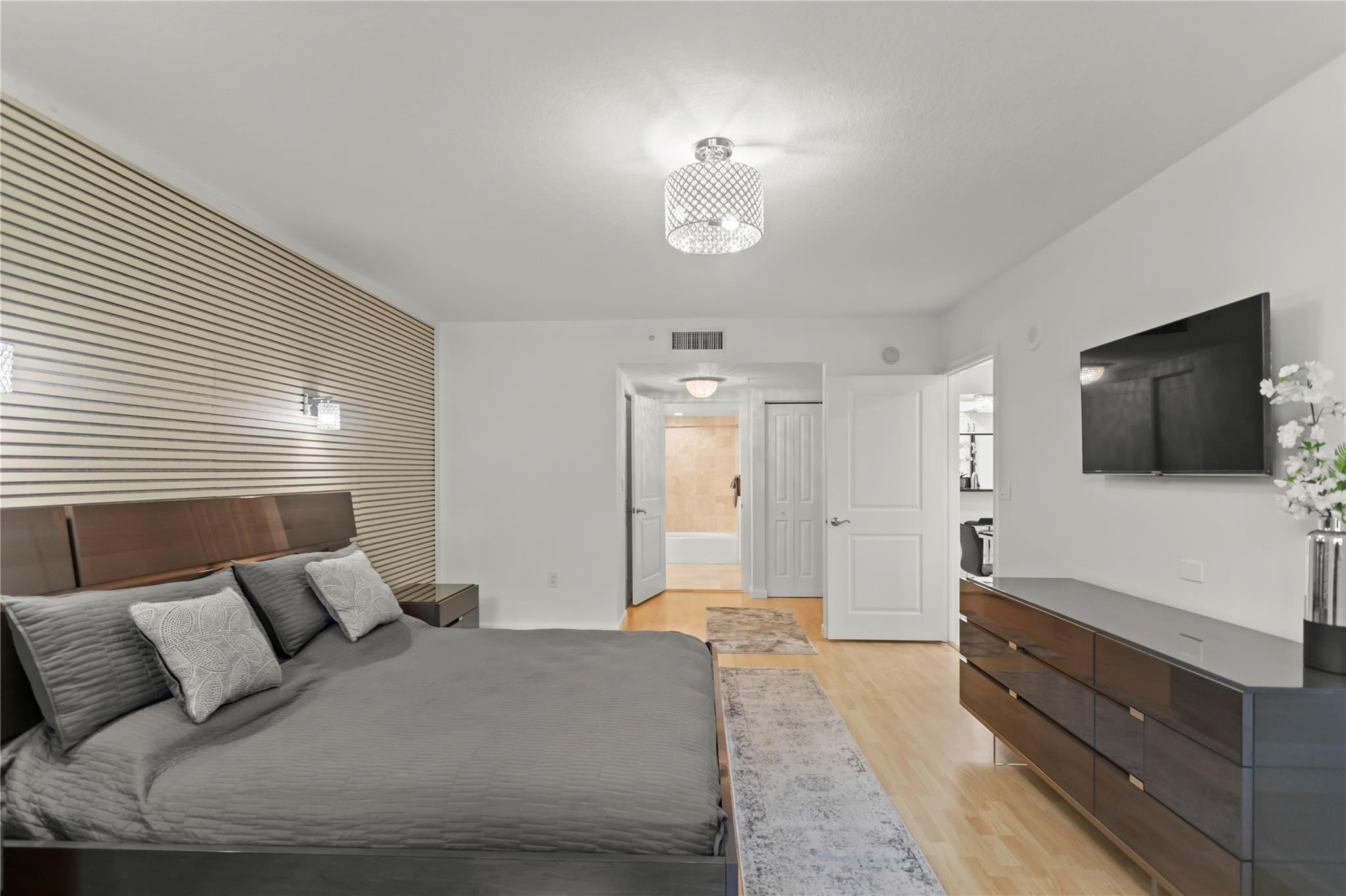 99 SE Mizner Blvd 616