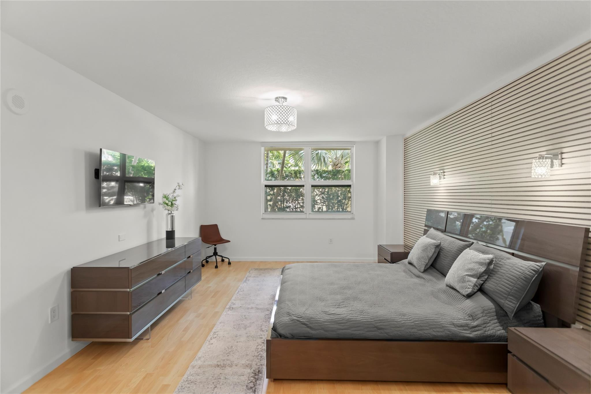 99 SE Mizner Blvd 616