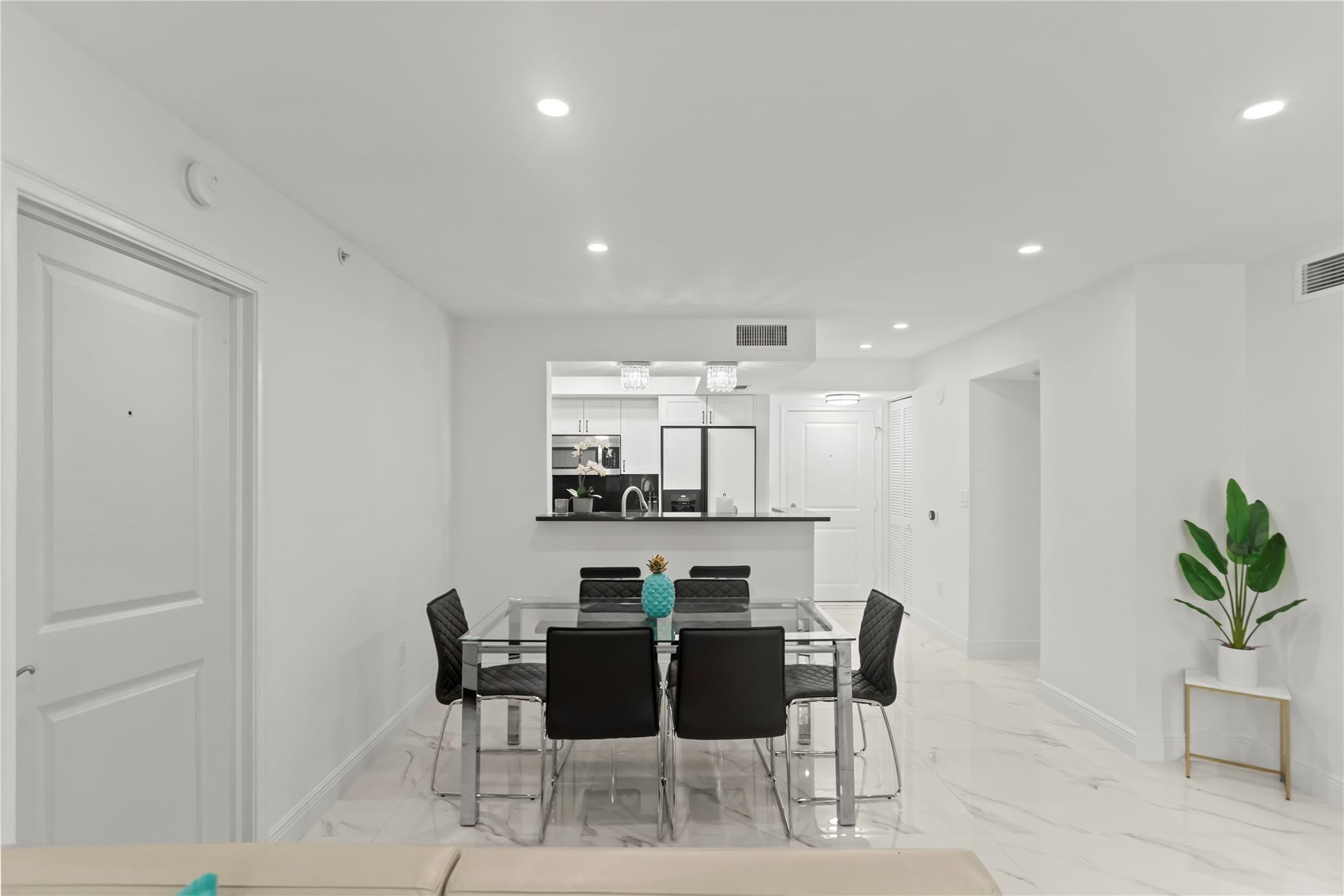 99 SE Mizner Blvd 616