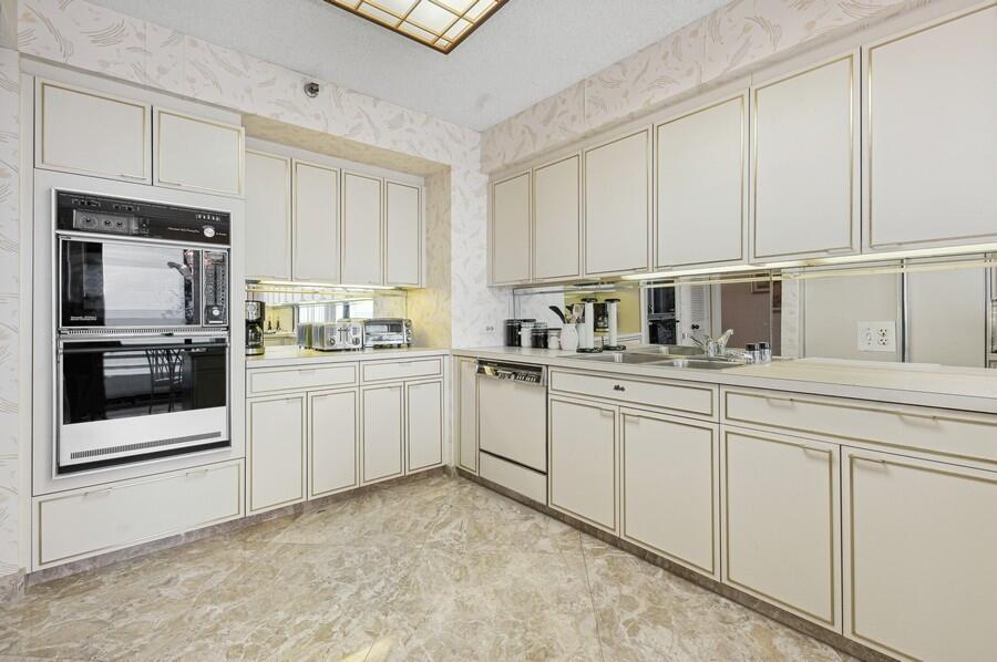 1400 S Ocean Boulevard 1402