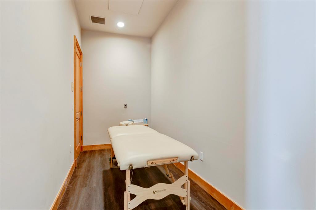 99 SE Mizner Boulevard 729