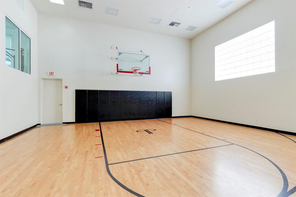 99 SE Mizner Boulevard 729