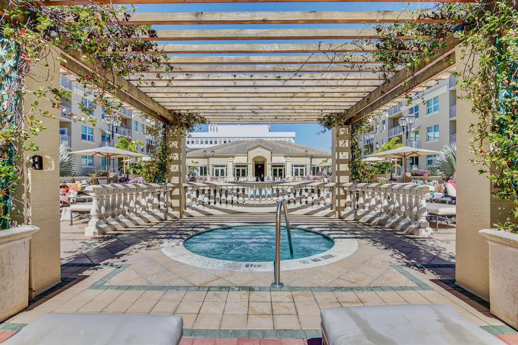 99 SE Mizner Boulevard 729