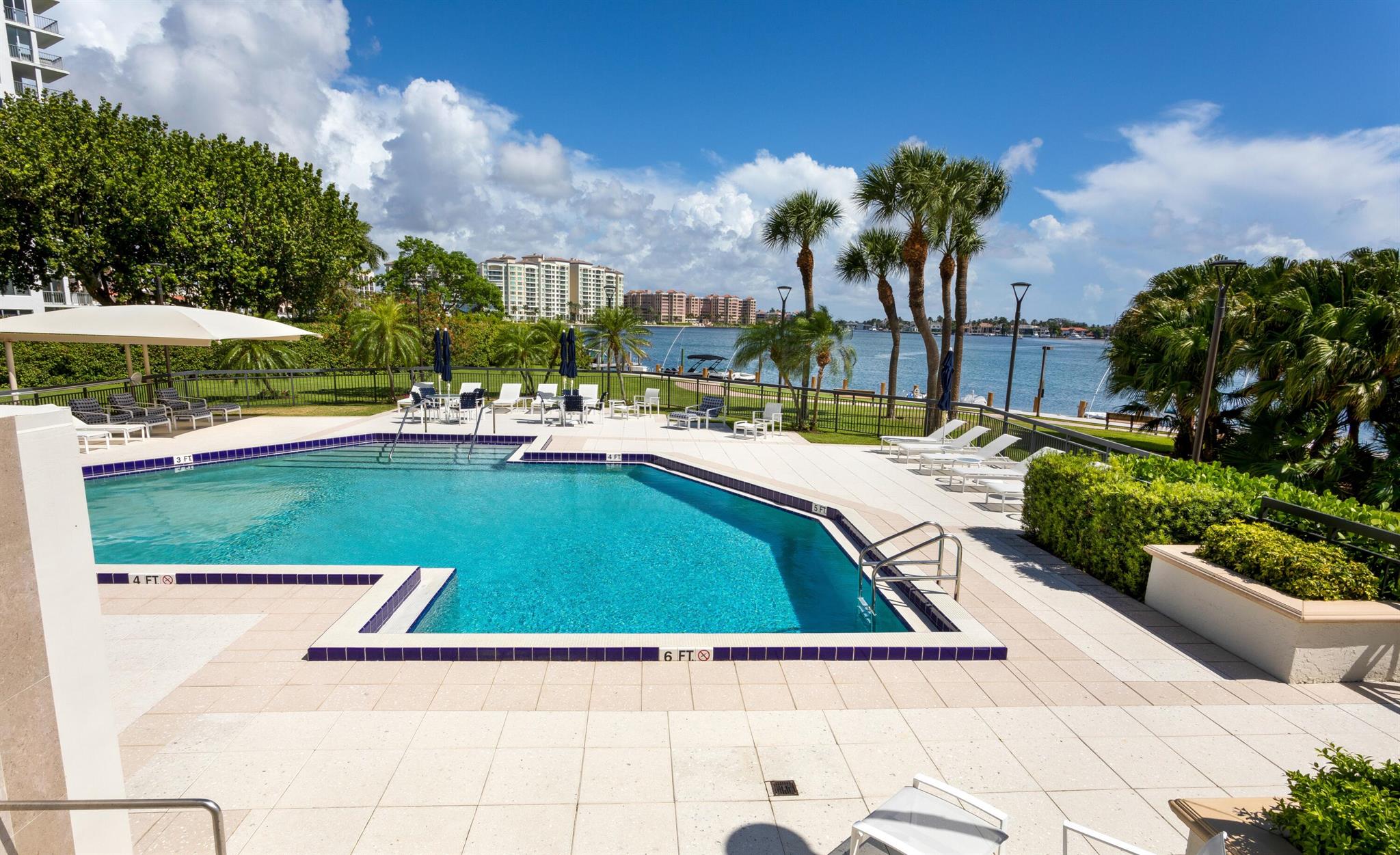 901 E Camino Real 14-C