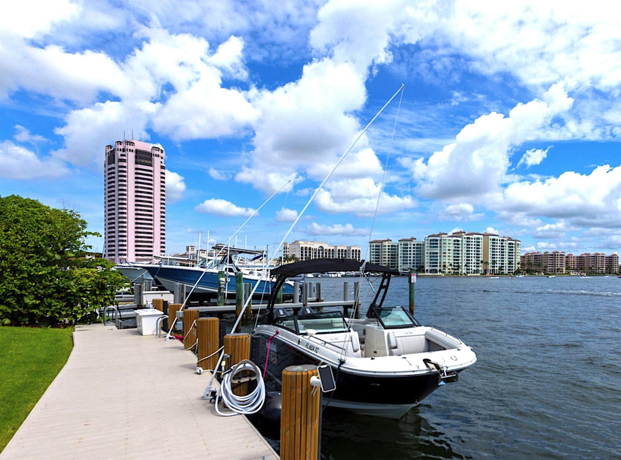 901 E Camino Real 14-C