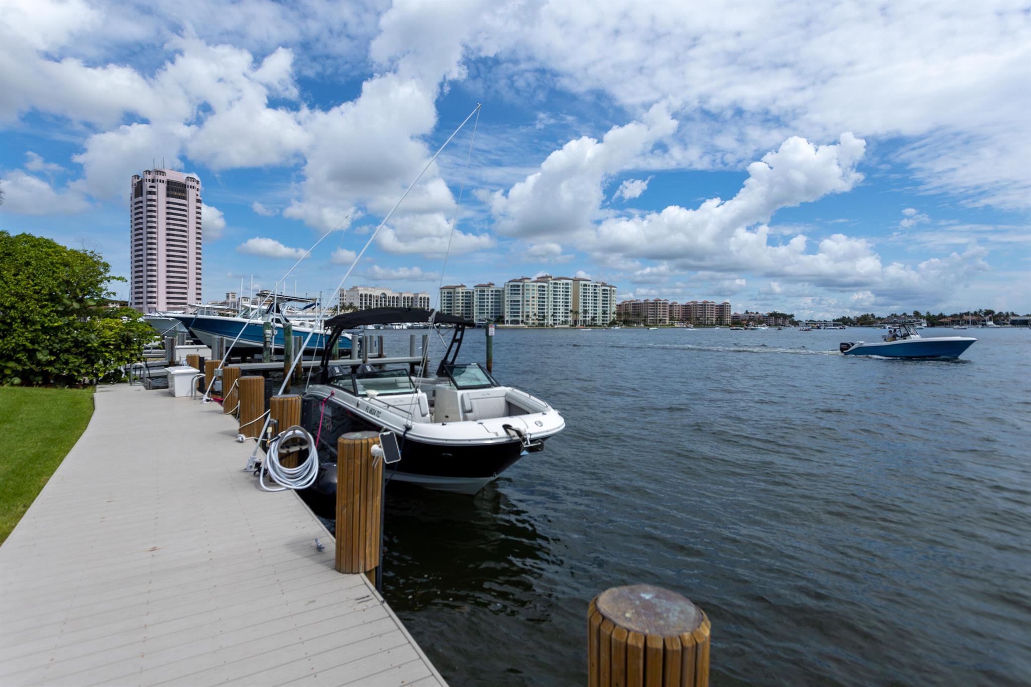 901 E Camino Real 14-C