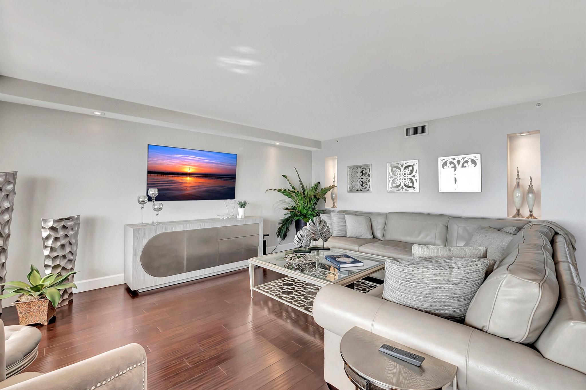 4301 N Ocean Blvd Boulevard 1006