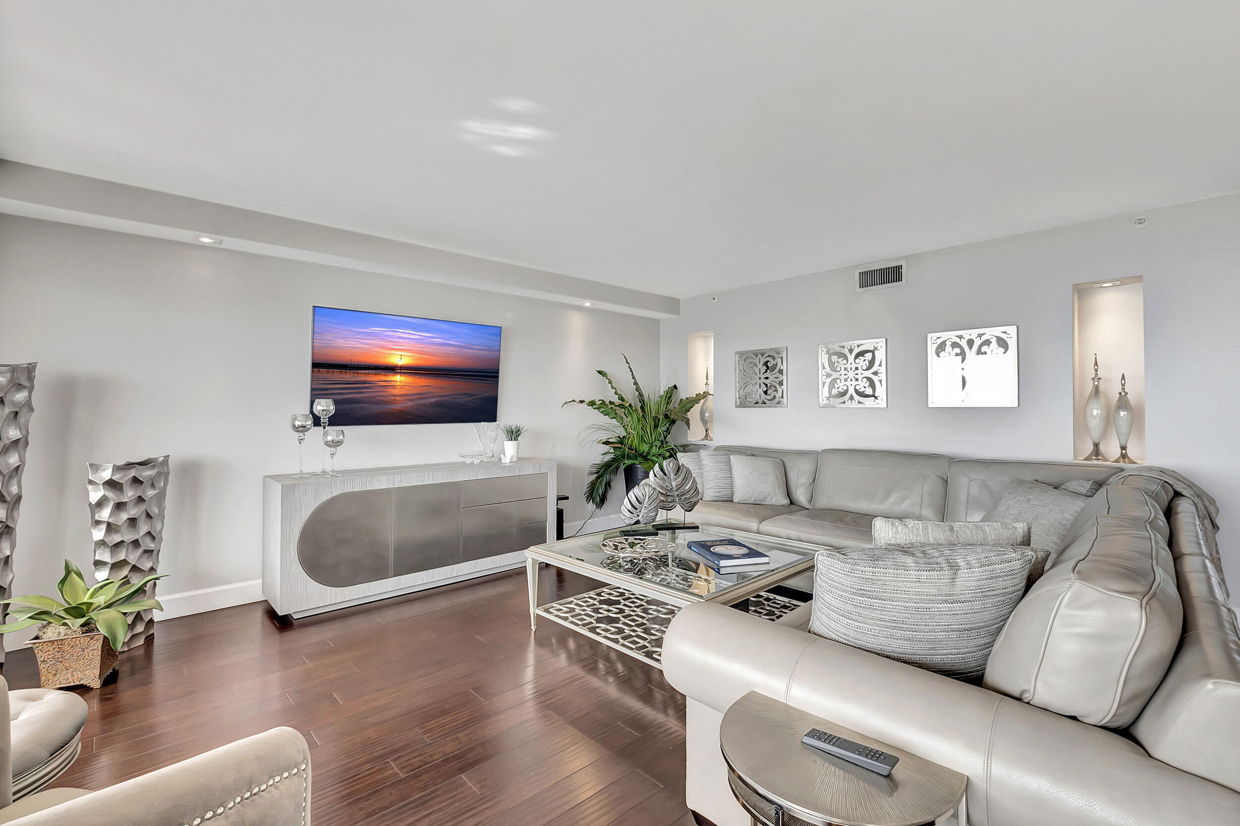 4301 N Ocean Blvd Boulevard 1006