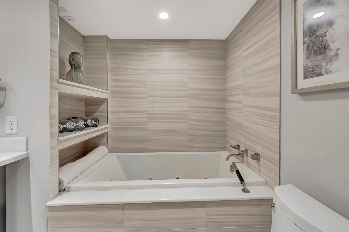 4301 N Ocean Blvd Boulevard 1006