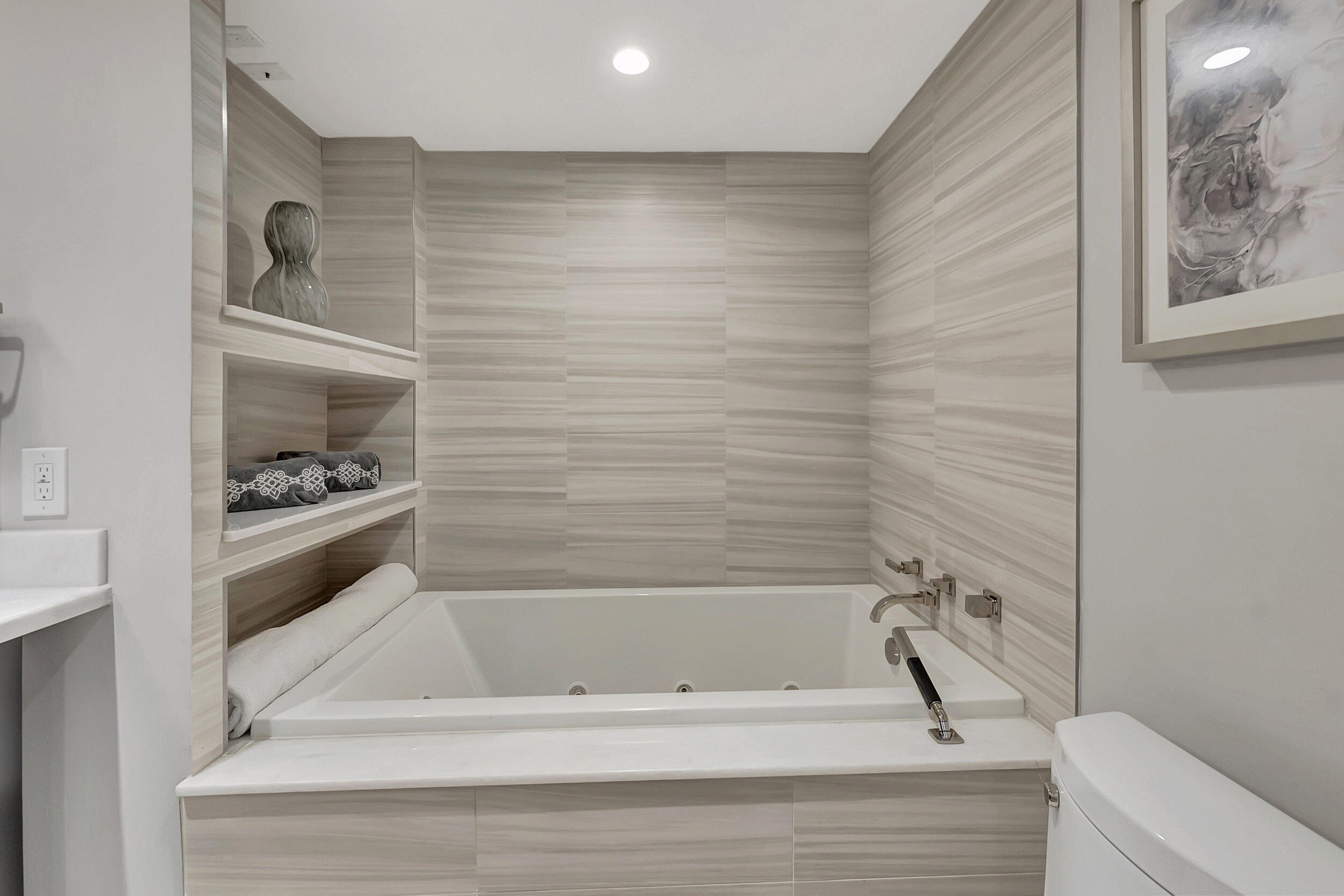 4301 N Ocean Blvd Boulevard 1006