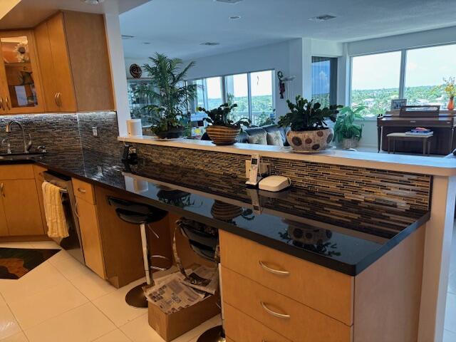 1000 Lowry Street Ph-C