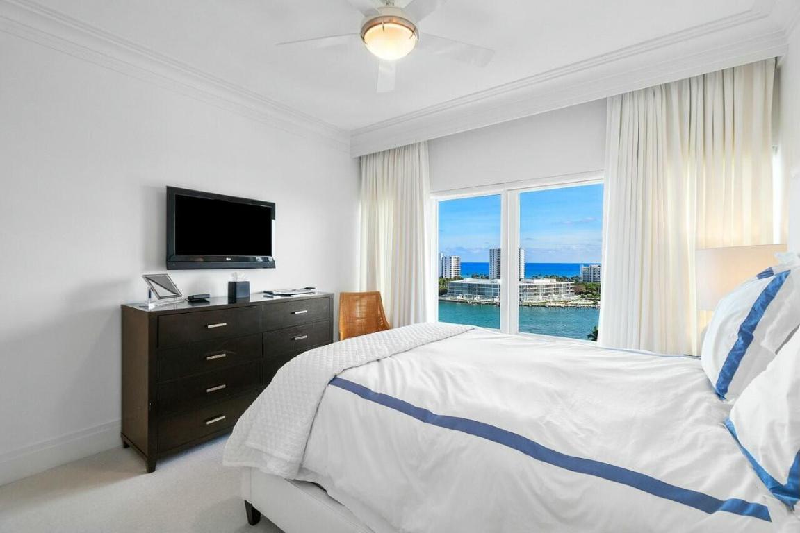 701 E Camino Real 12a