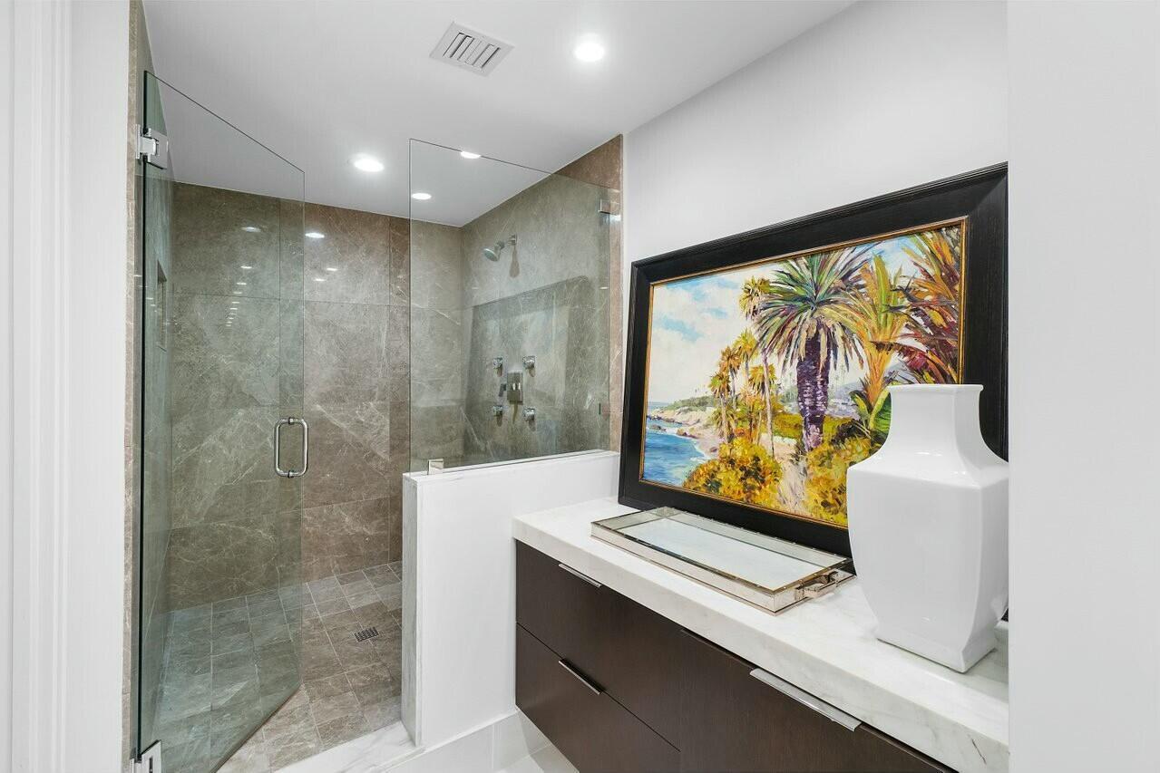 701 E Camino Real 12a