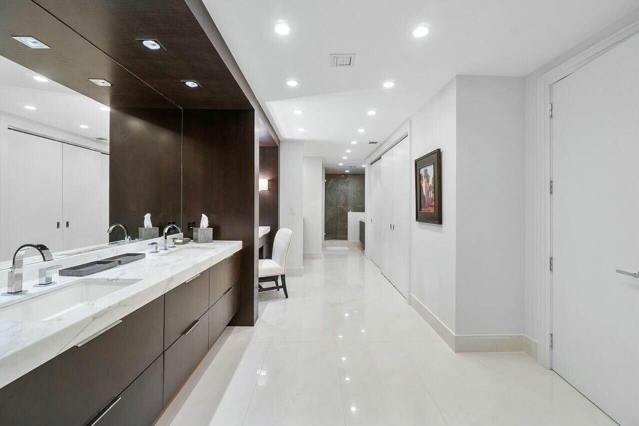 701 E Camino Real 12a