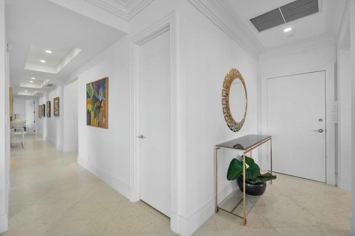 701 E Camino Real 12a