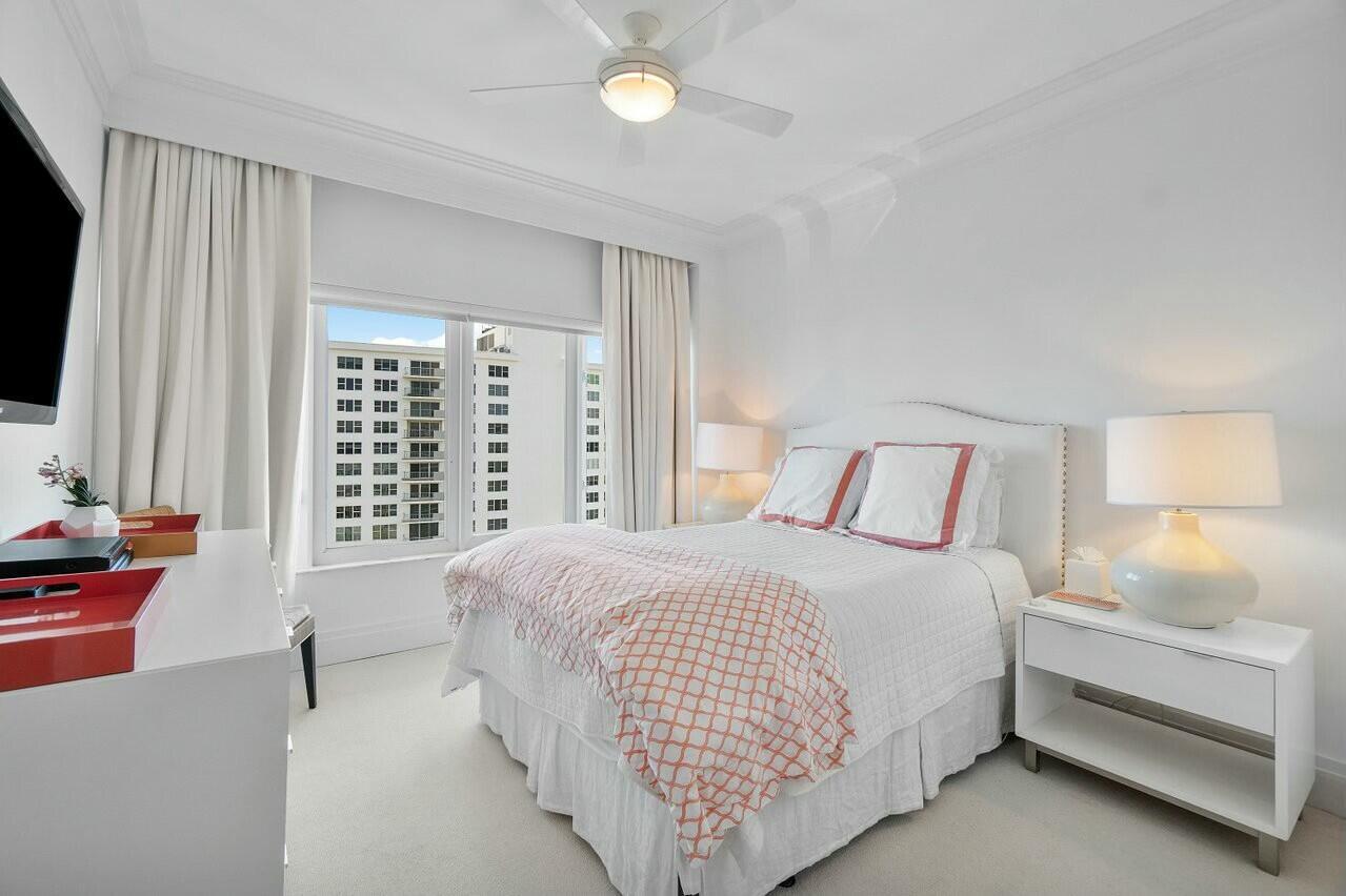 701 E Camino Real 12a