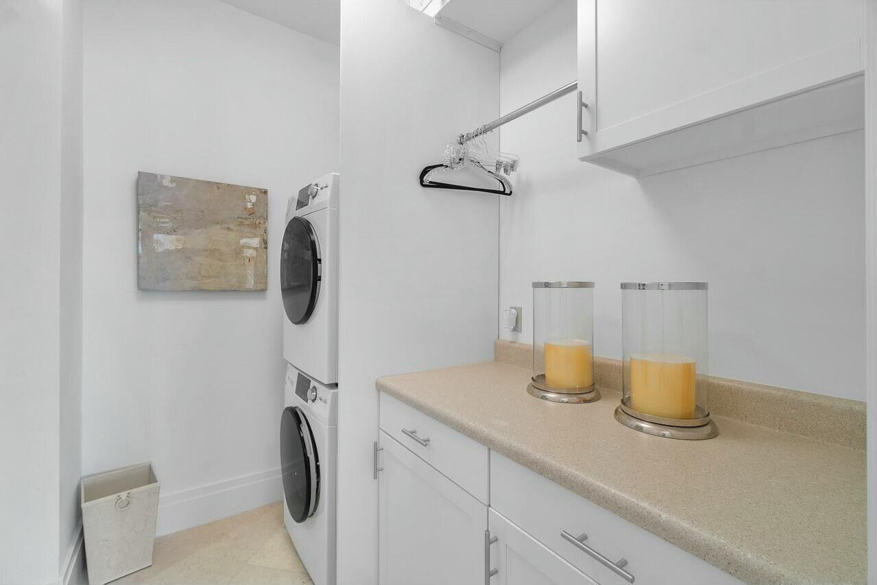 701 E Camino Real 12a