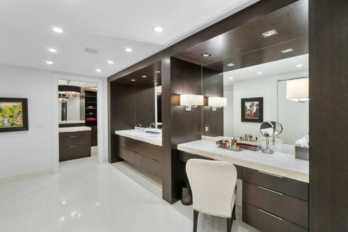 701 E Camino Real 12a