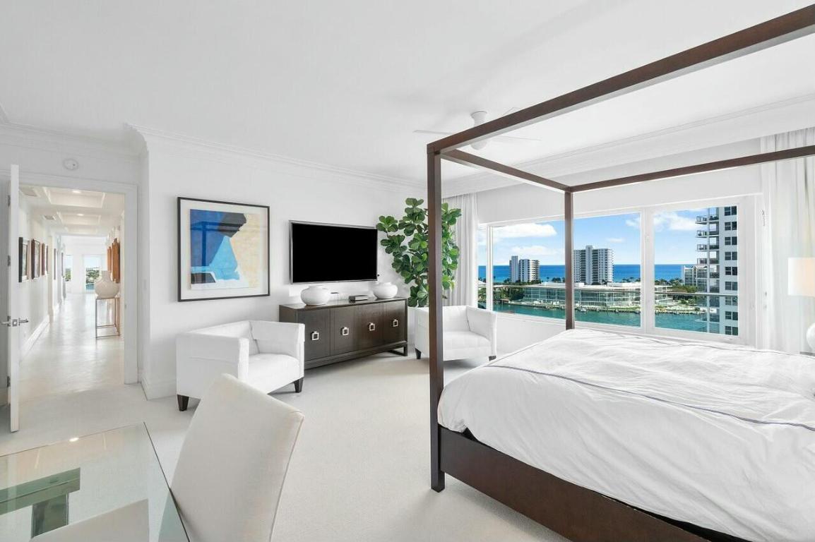 701 E Camino Real 12a