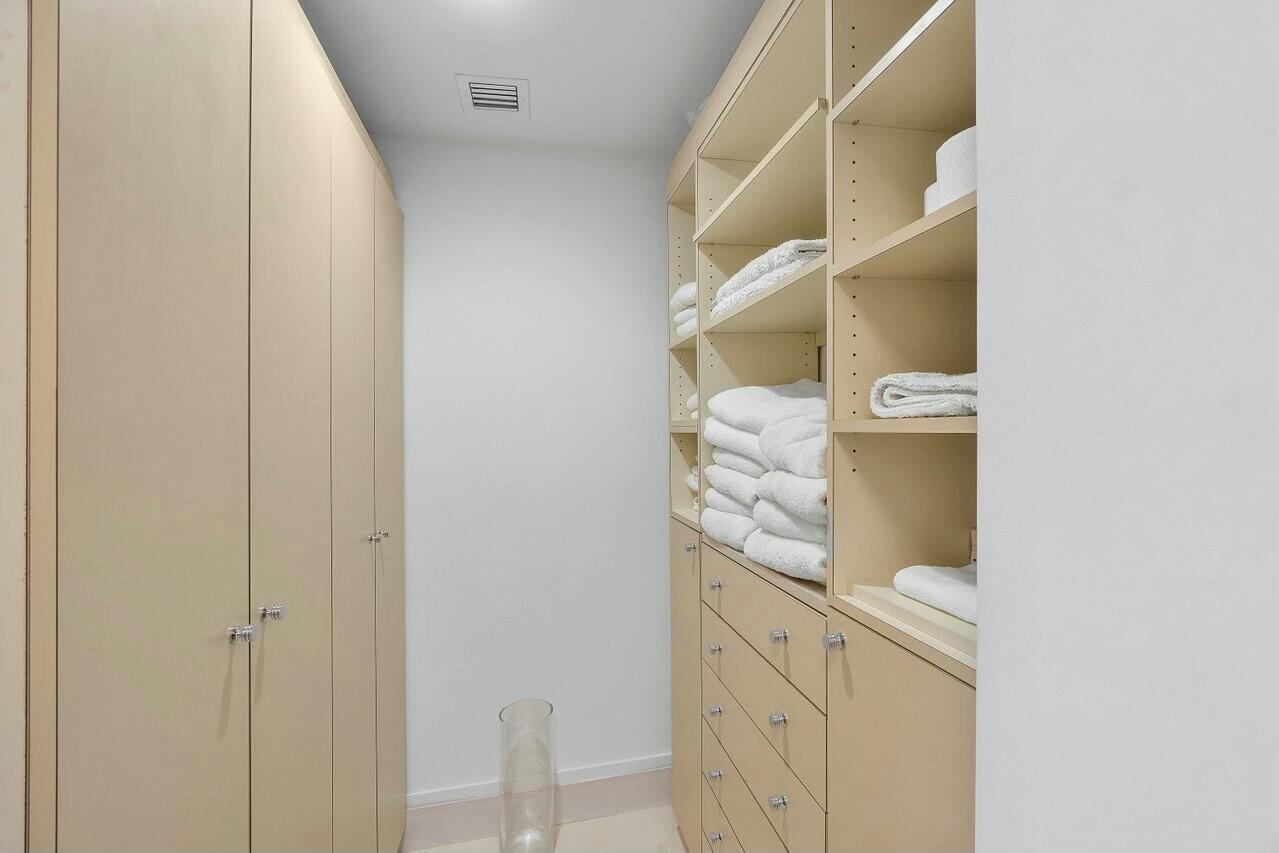 701 E Camino Real 12a