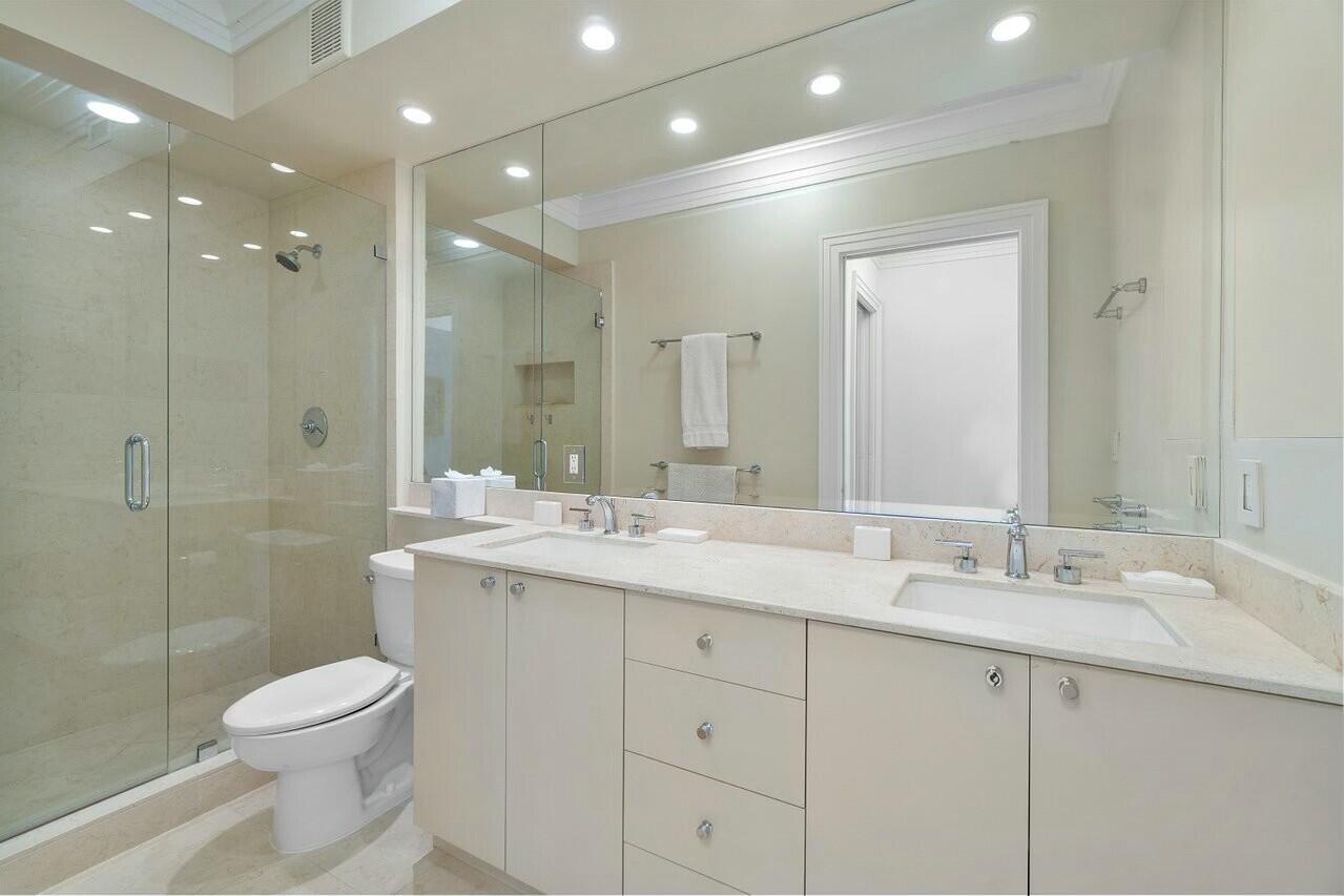 701 E Camino Real 12a