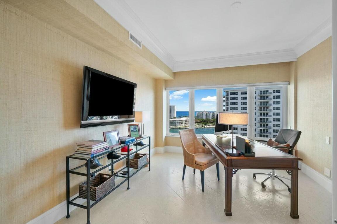 701 E Camino Real 12a