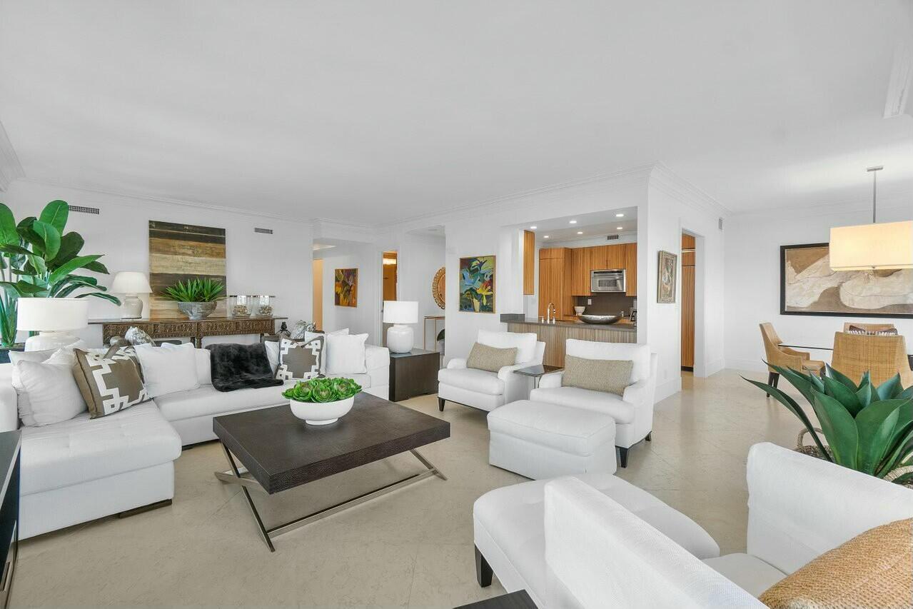 701 E Camino Real 12a