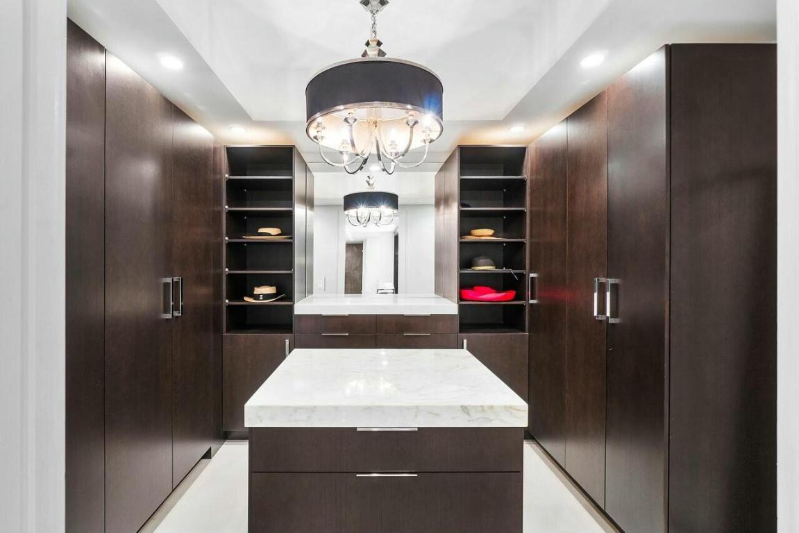 701 E Camino Real 12a