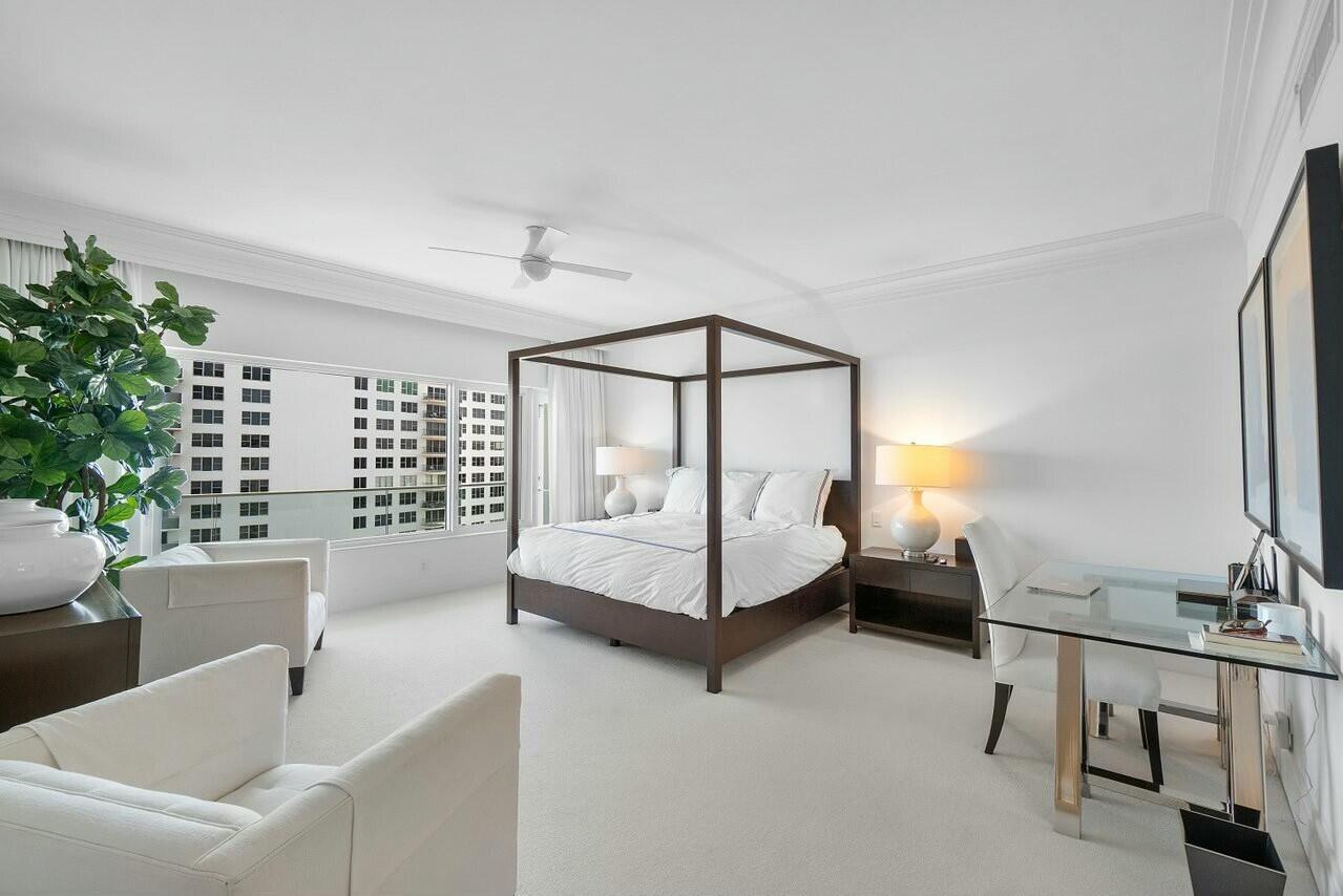 701 E Camino Real 12a