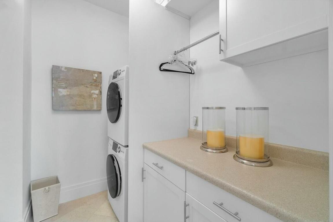 701 E Camino Real 12a