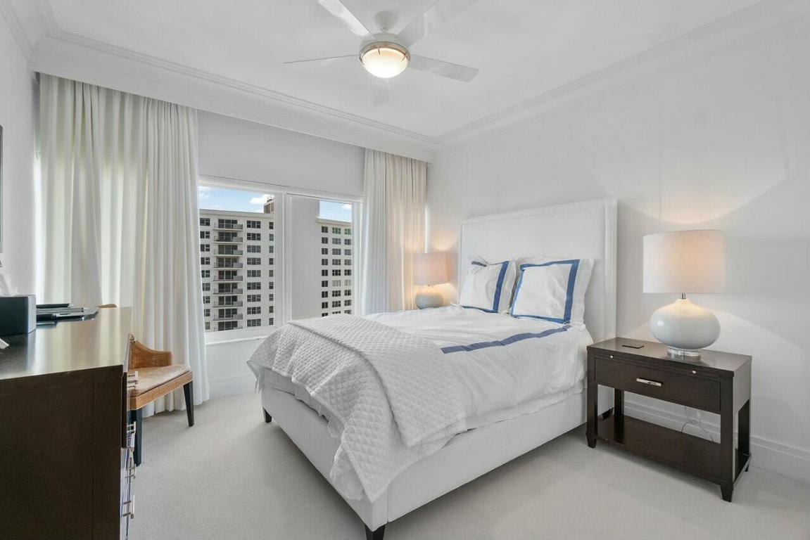 701 E Camino Real 12a