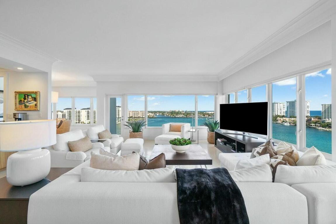 701 E Camino Real 12a