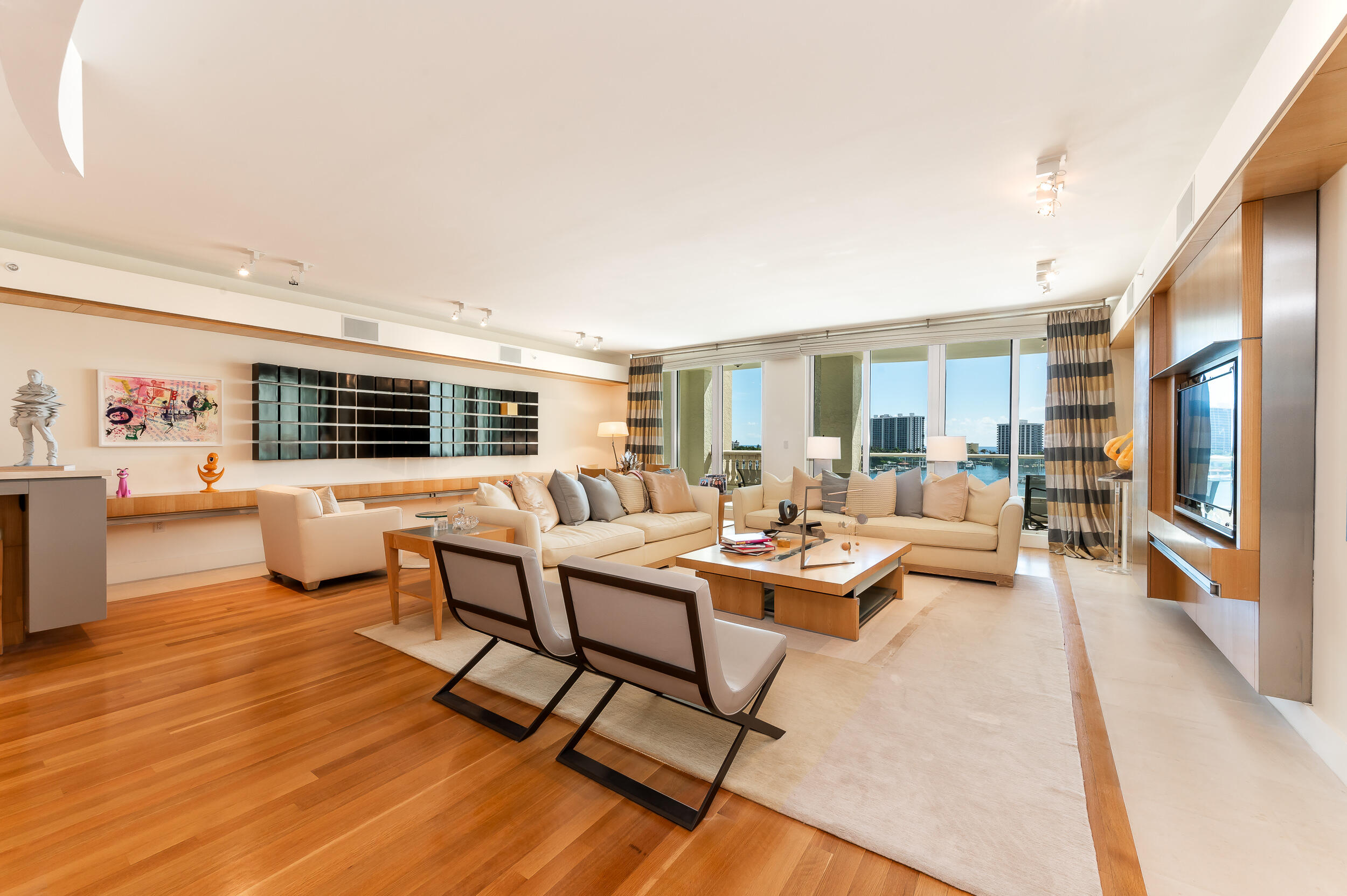 400 SE 5th Avenue 605