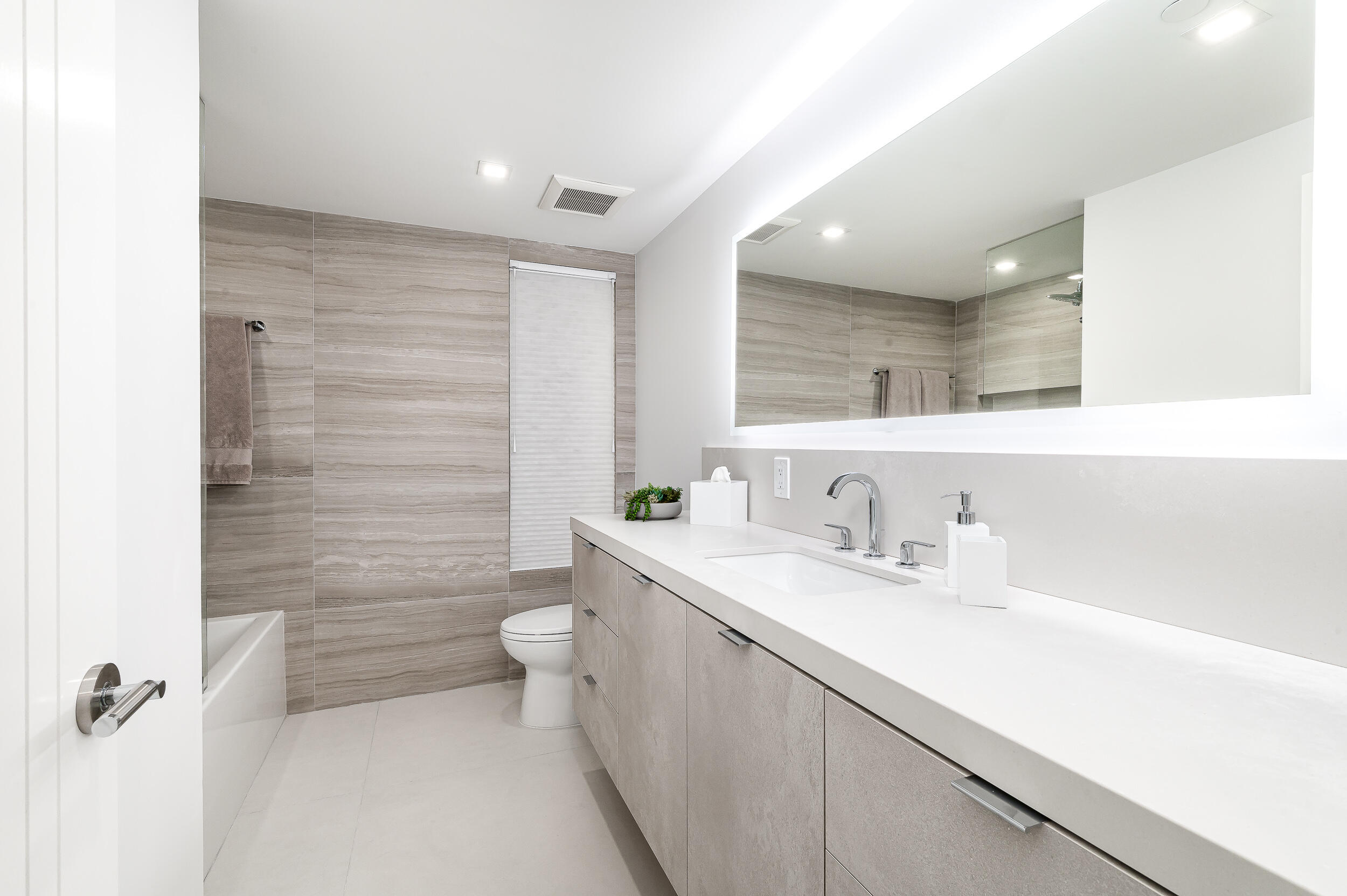 100 SE 5th Avenue 101