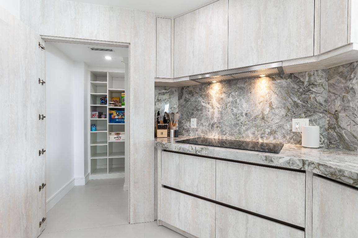 100 SE 5th Avenue 101